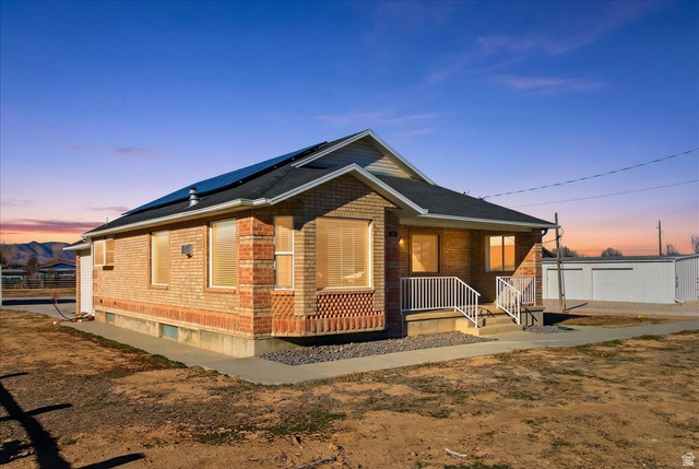 150 S 200 E
                     MLS #2127102