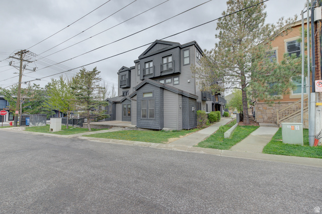 1499  Park Ave #1
                     MLS #2127153