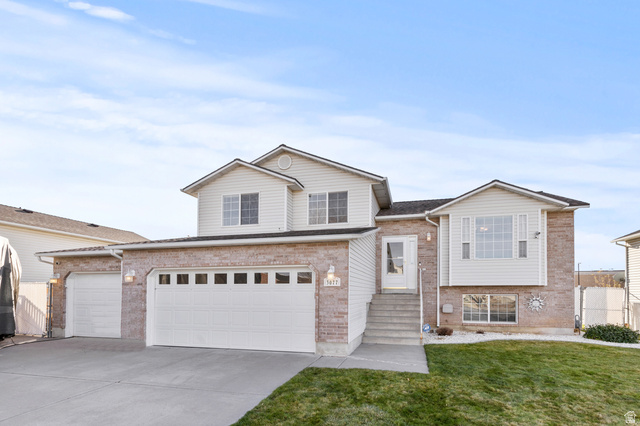 3077 W 4650 S, Roy UT 84067