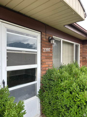 2207 BENGAL BLVD, Cottonwood Heights, UT