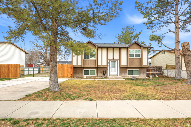 361 E Main St
                     MLS #2128091