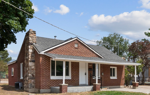 422 N 200 W
                     MLS #2128160