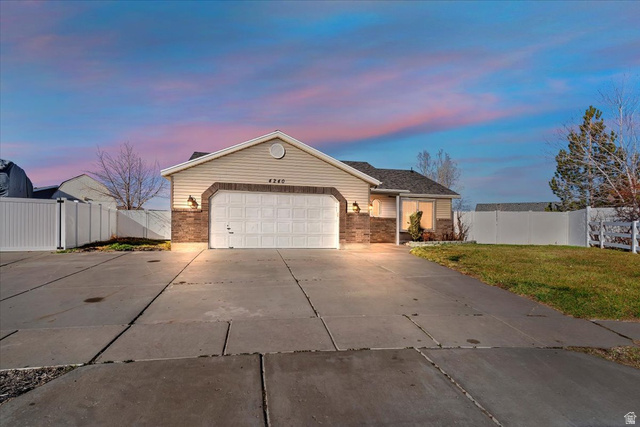 4240 W 5300 S, Roy UT 84067