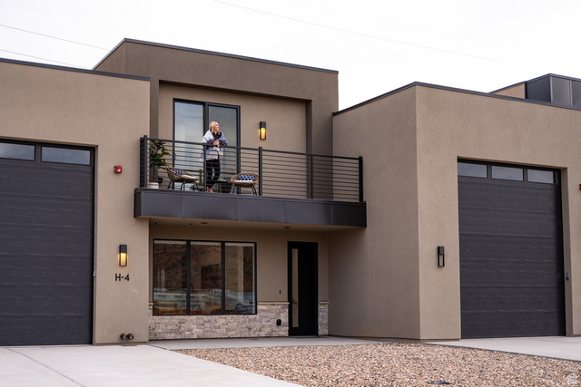 Main photo for 425 W Momori Cir #b2