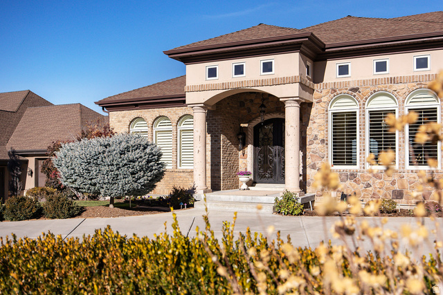 802 EAGLEPOINTE DR, North Salt Lake UT 84054