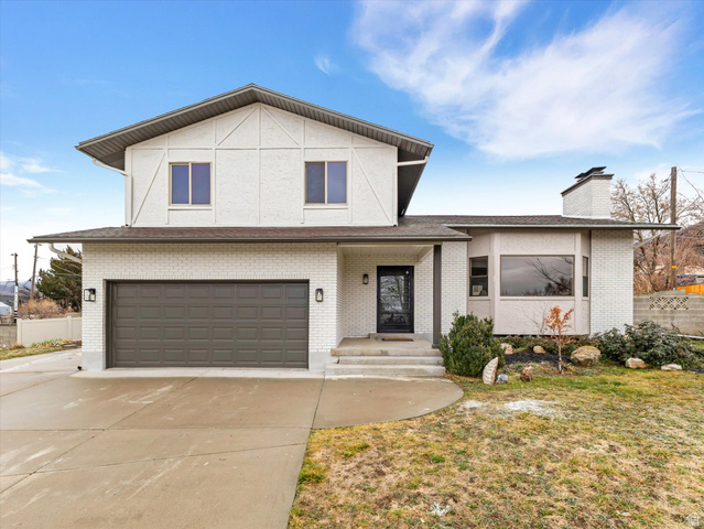 693  Kingston Cir
                     MLS #2128968