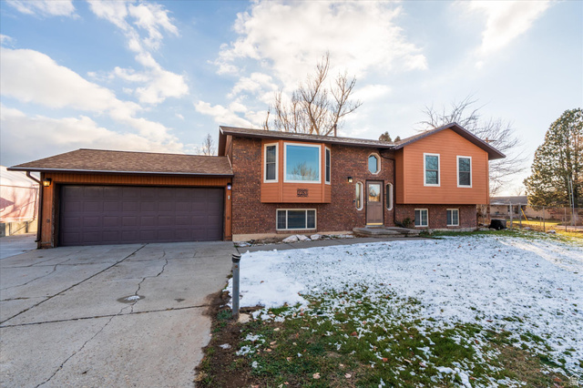 Main photo for 2283 W 470 N