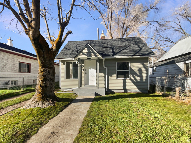 2865  Pingree Ave
                     MLS #2129458