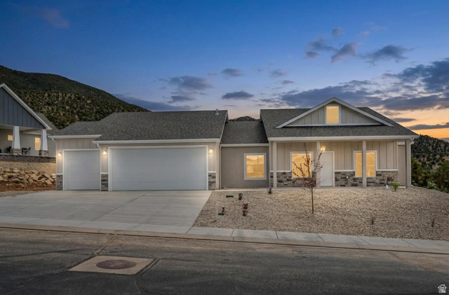 1152 E Smokey Way
                     MLS #2129460