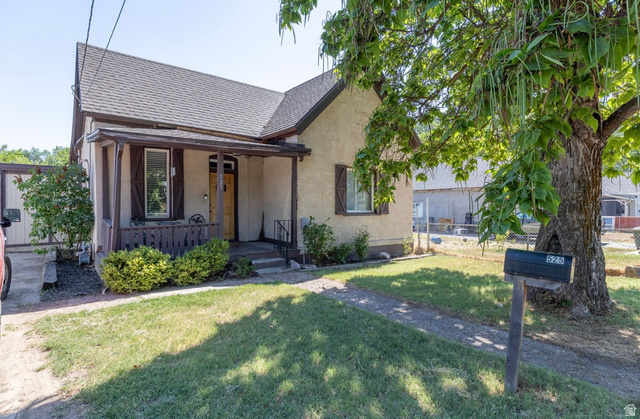 525  3rd St
                     MLS #2129501