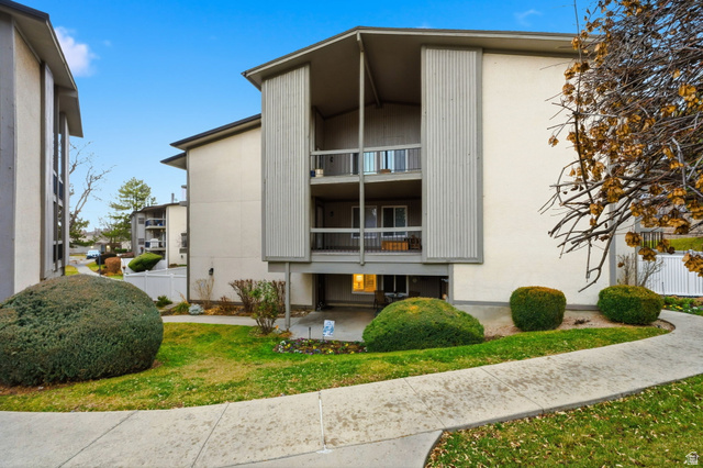 Main photo for 1573 E Waterbury Dr #a