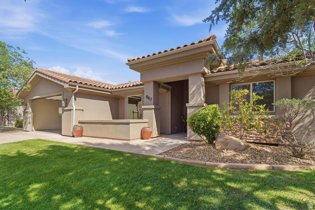 960 N Catalpa Dr
                     MLS #2130033