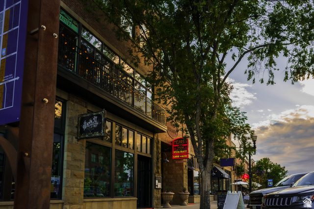 195 E 25th  #5
                     MLS #2130209