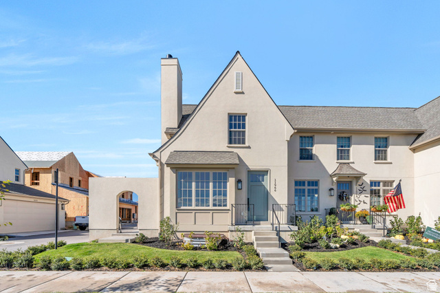 5638 W Hawthorn Ln #10
                     MLS #2130281