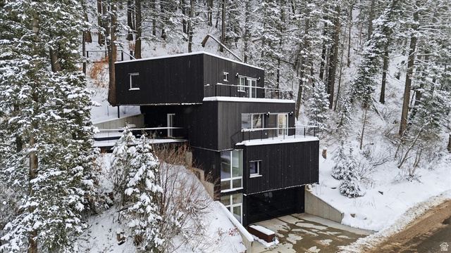 635  Parkview Dr
                     MLS #2130458