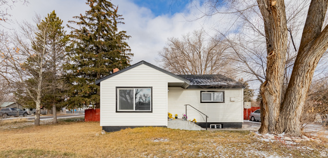 Main photo for 745 W Main St