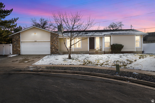 1492 E SANDY DR, Sandy UT 84093