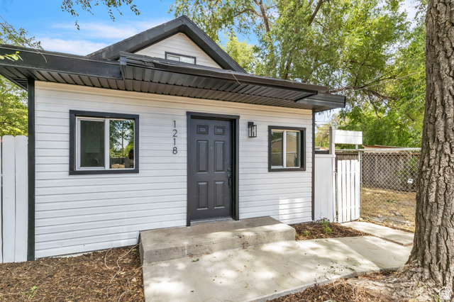 1218 W 900 S, Salt Lake City UT 84104