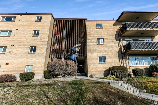 633 E 4th Ave #1
                     MLS #2130993