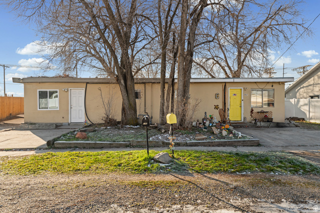 1461 W SUNSET AVE, West Valley City UT 84119