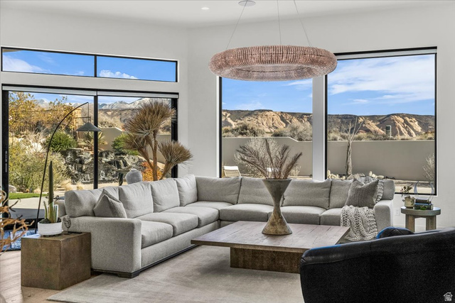 5032 N Silver Cloud
                     MLS #2131385