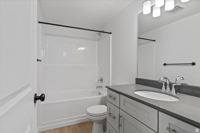 1538 E Livi Ln. Ln 8