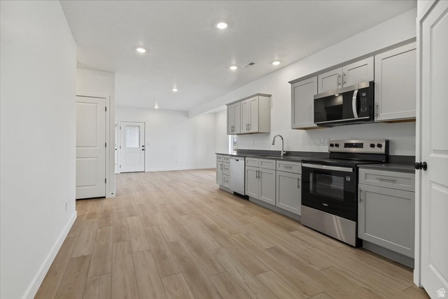 1538 E Livi Ln. Ln 8