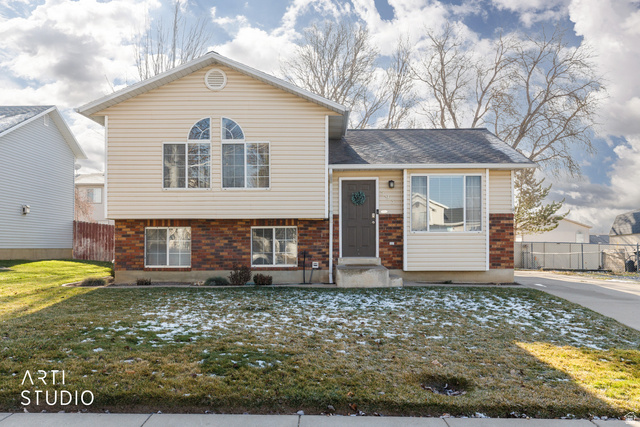 593 W 950 N, Clinton UT 84015