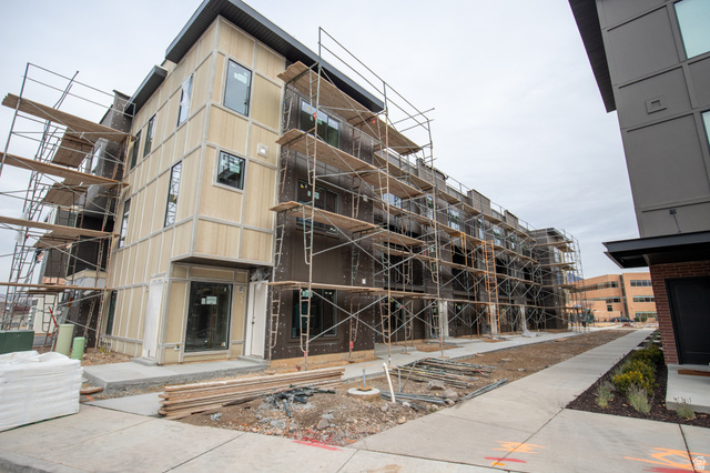 602 E SAVVY CV #C-43, Salt Lake City UT 84107