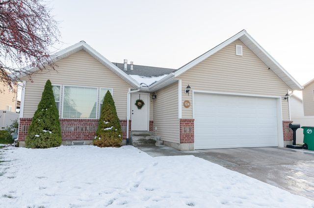 124 E Andrews Ln
                     MLS #2131944