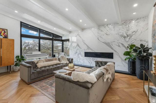 1121 S Augusta Way
                     MLS #2132031