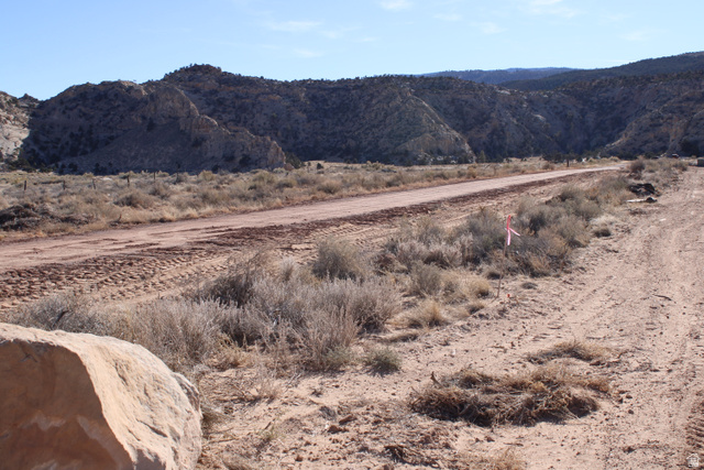 140 E TEASDALE RD, Teasdale UT 84773