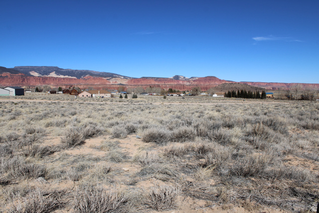 140 E TEASDALE RD, Teasdale UT 84773