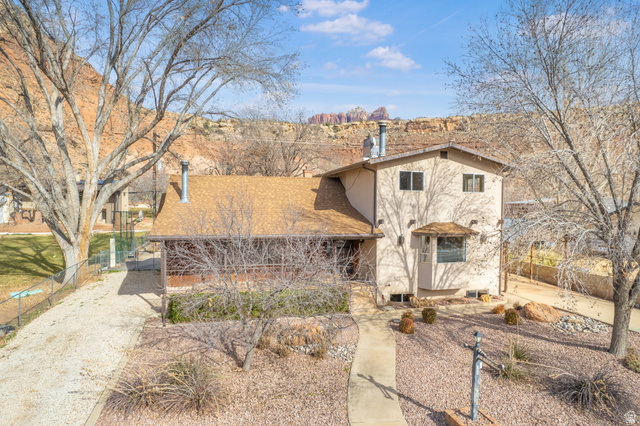 188 W Main St
                     MLS #2132728