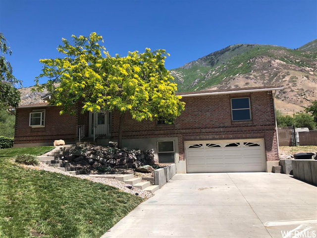 2131 S Mountain Vista Ln
                     MLS #2132901
