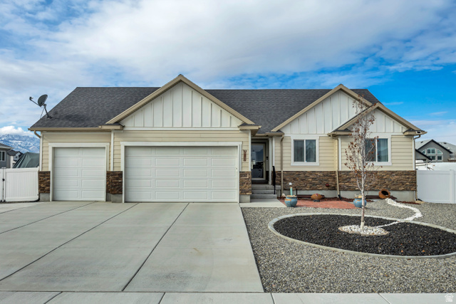 230 S Jodi Ln
                     MLS #2132955