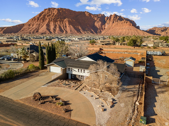 851 E Posado
                     MLS #2133045