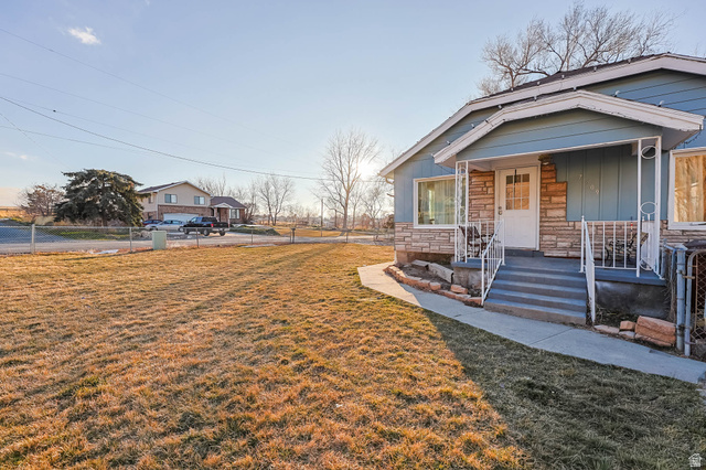 Main photo for 7609 N Mountain View Rd