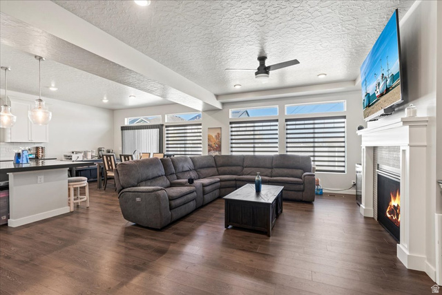 4082 W Red Clover Dr
                     MLS #2133106