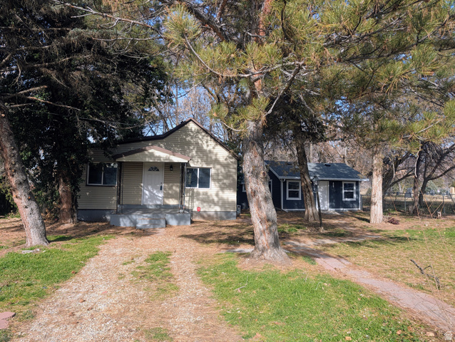 Main photo for 612  35th St