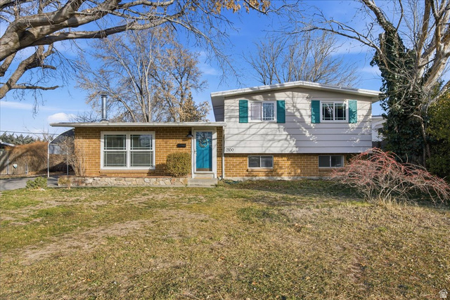 2100 W Theckston Rd
                     MLS #2133281