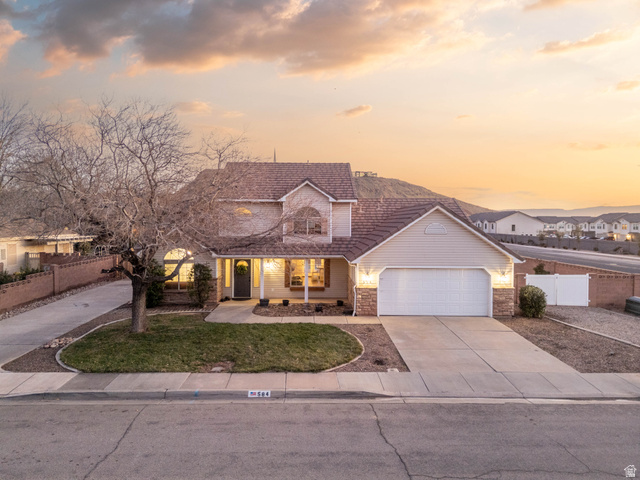 584 E Meadow Ln
                     MLS #2133671