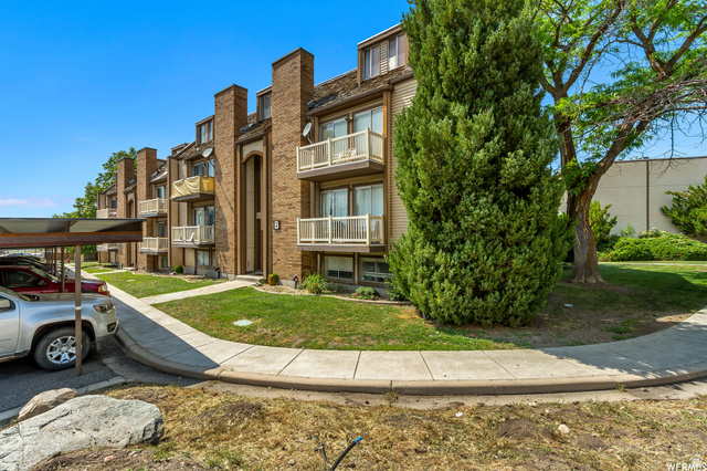 Main photo for 88 W 50 S #b5