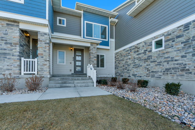Main photo for 994 W Sapphire Peak Dr #200