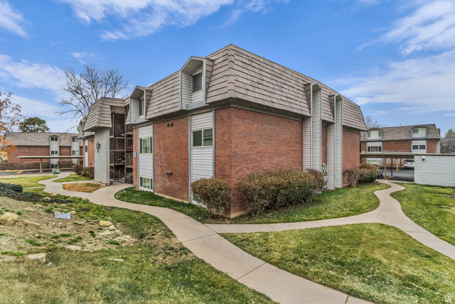 1674 N HICKORY LN ,Provo UT 84604