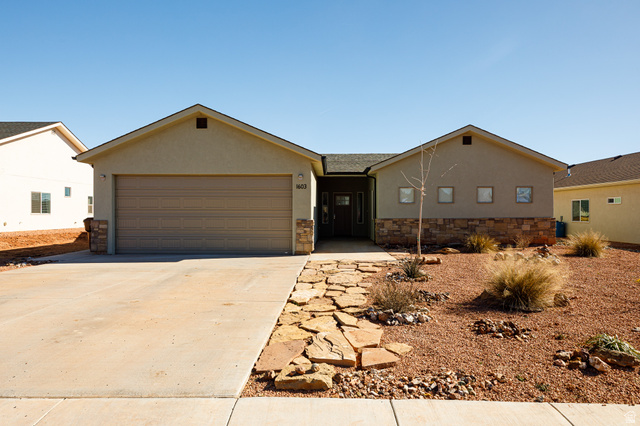 1603 S CREEKSIDE DR, Kanab UT 84741
