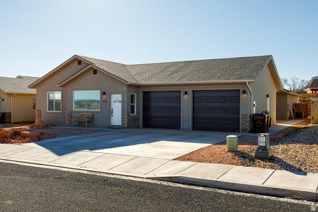 1558 S EAST CREEKSIDE DR, Kanab UT 84741