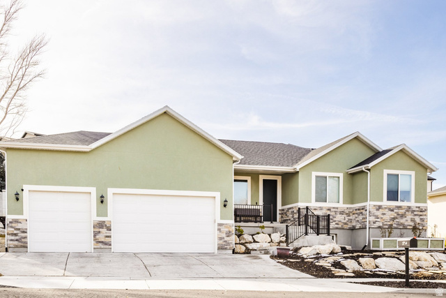 594 E Spruce Glen Rd
                     MLS #2136028