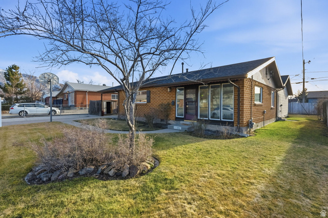 1062 E Diamond Way
                     MLS #2136075