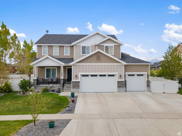 695 W Tribeca Way
                     MLS #2136428